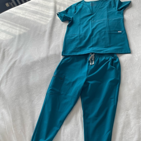 Figs Other - CARIBBEAN BLUE Uman High Waisted Jogger size L and Casma top size XL